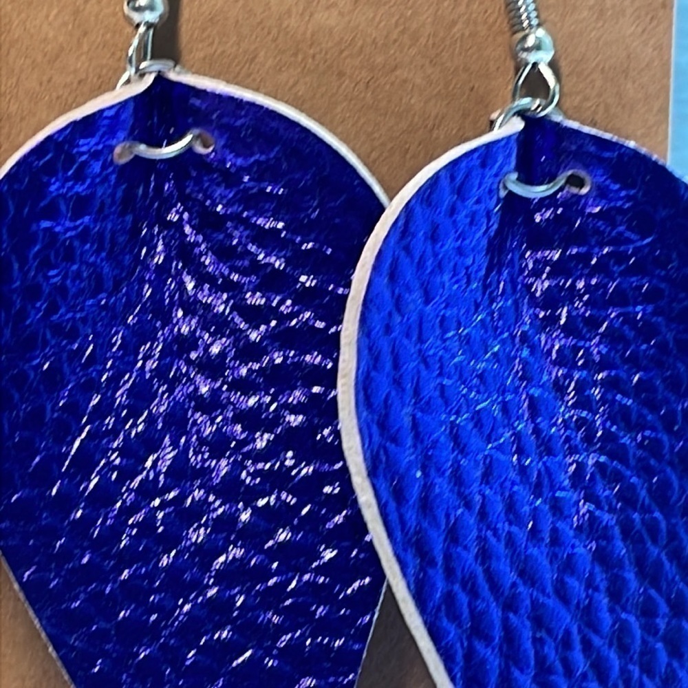 💐5/25 purple leather leaf teardrop metallic purple blue nice quality reversible - Picture 2 of 7